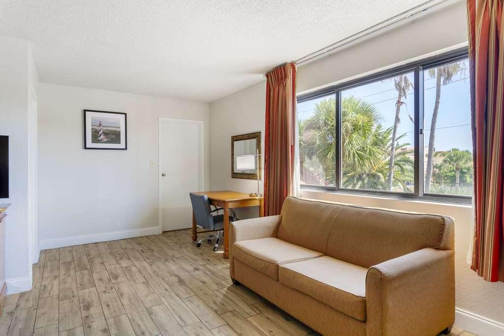 Quality Inn & Suites St Augustine Beach Area St. Augustine Beach Room photo